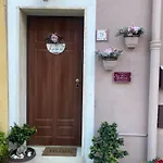 Apartment Lt Vico Santa Lucia 19 *